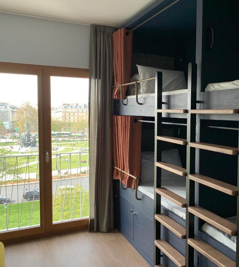 The People - Nation * Parigi