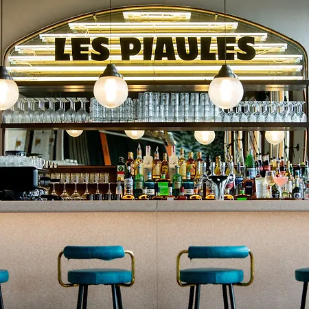 The People - Nation * Parigi
