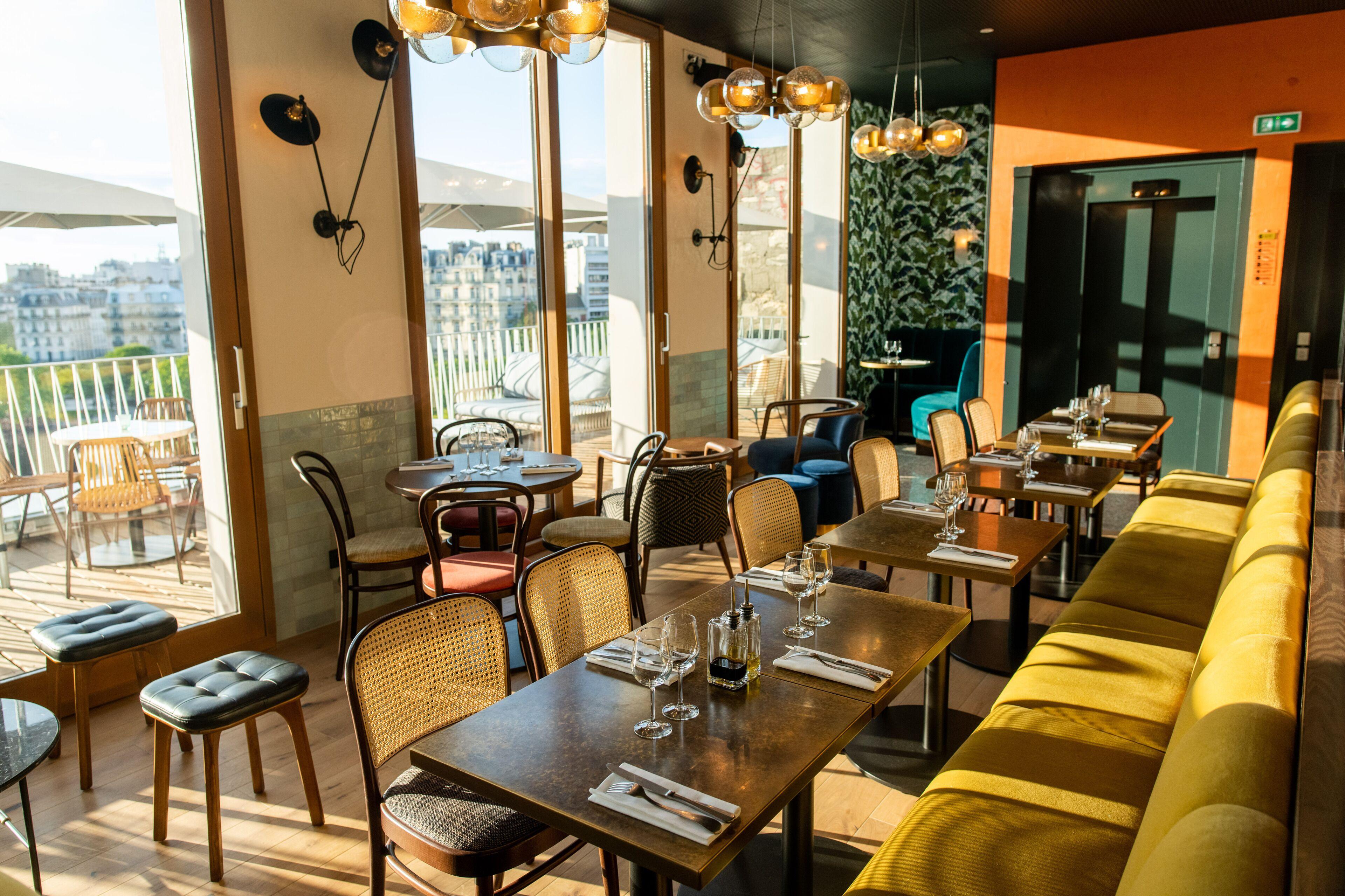 The People - Nation Hostel Paris
